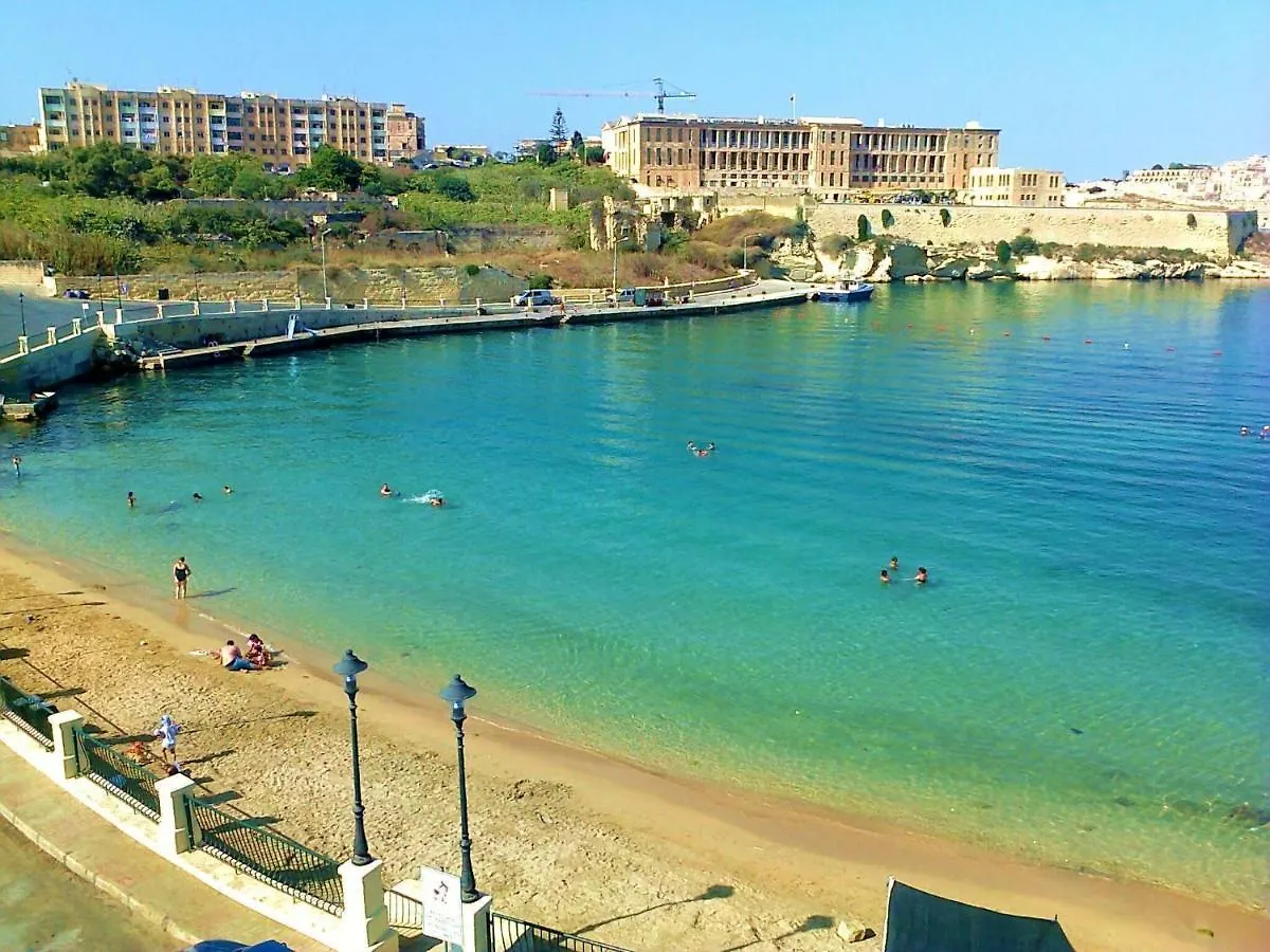 Apartment Town House With Private Pool In Village Centre Kalkara