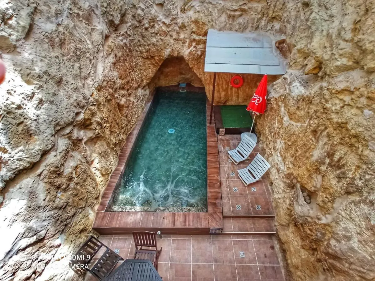 Town House With Private Pool In Village Centre Kalkara Apartment
