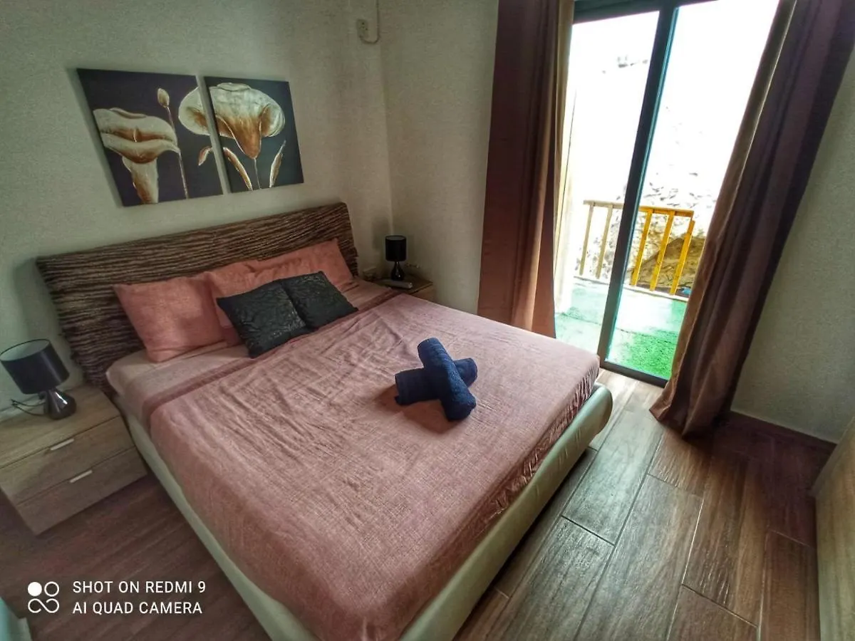 Town House With Private Pool In Village Centre Kalkara Malta
